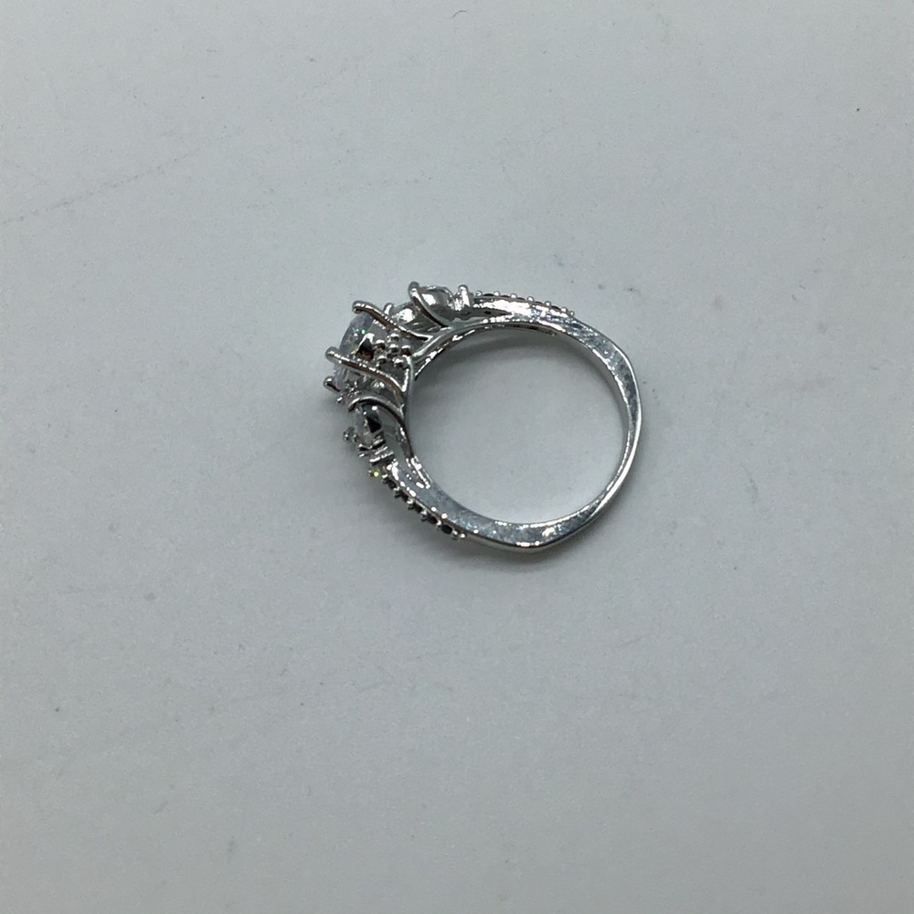 New white crystal fashion engagement ring size 7 - Picture 8 of 16